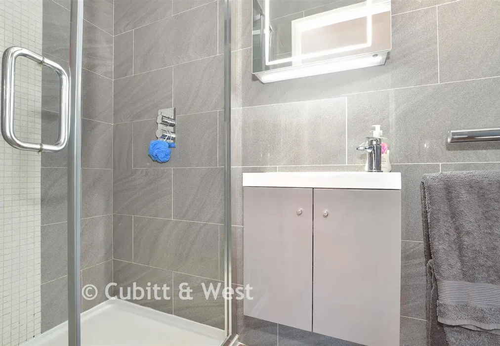 En-Suite Shower Room - Pipit Meadow, Uckfield, East Sussex - Wards of Kent
