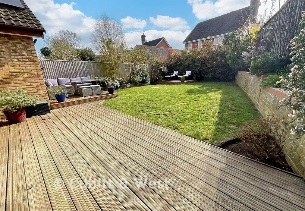 Rear Garden - Pipit Meadow, Uckfield, East Sussex - Wards of Kent