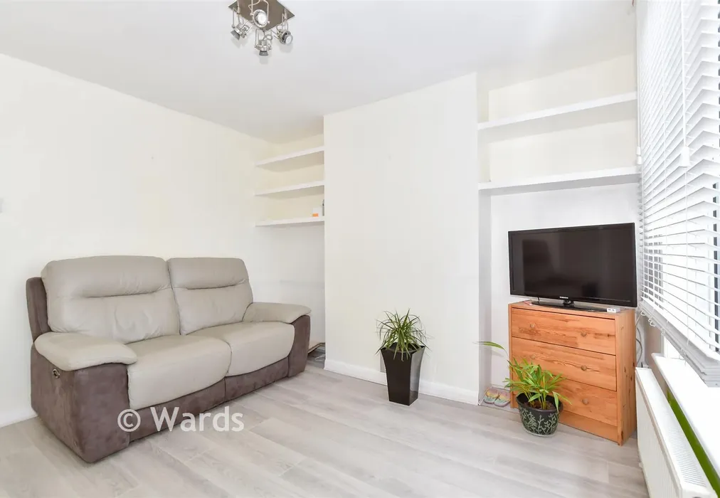 Lounge - Thornhill Place, Maidstone, Kent - Wards of Kent