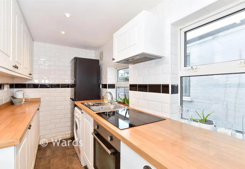 Kitchen - Thornhill Place, Maidstone, Kent - Wards of Kent