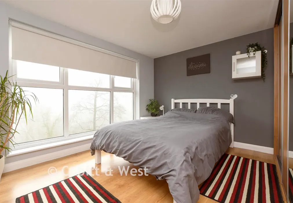 Bedroom 3 - Eccles Hill, North Holmwood, Dorking, Surrey - Wards of Kent