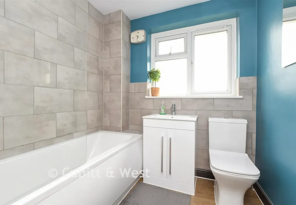 Family Bathroom - Eccles Hill, North Holmwood, Dorking, Surrey - Wards of Kent