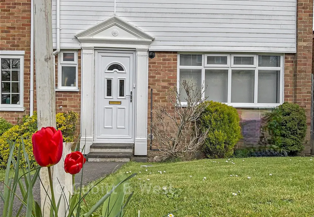 Front Entrance - Eccles Hill, North Holmwood, Dorking, Surrey - Wards of Kent