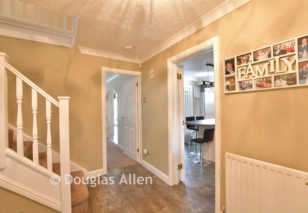 Hall - Hornbeam Way, Laindon, Basildon, Essex - Wards of Kent