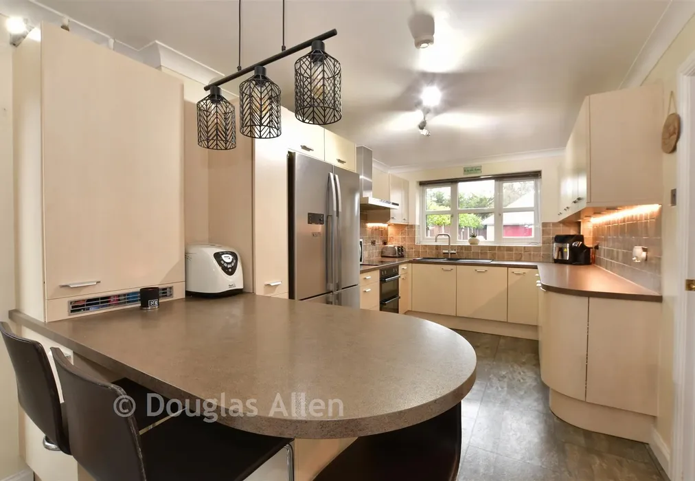 Kitchen - Hornbeam Way, Laindon, Basildon, Essex - Wards of Kent