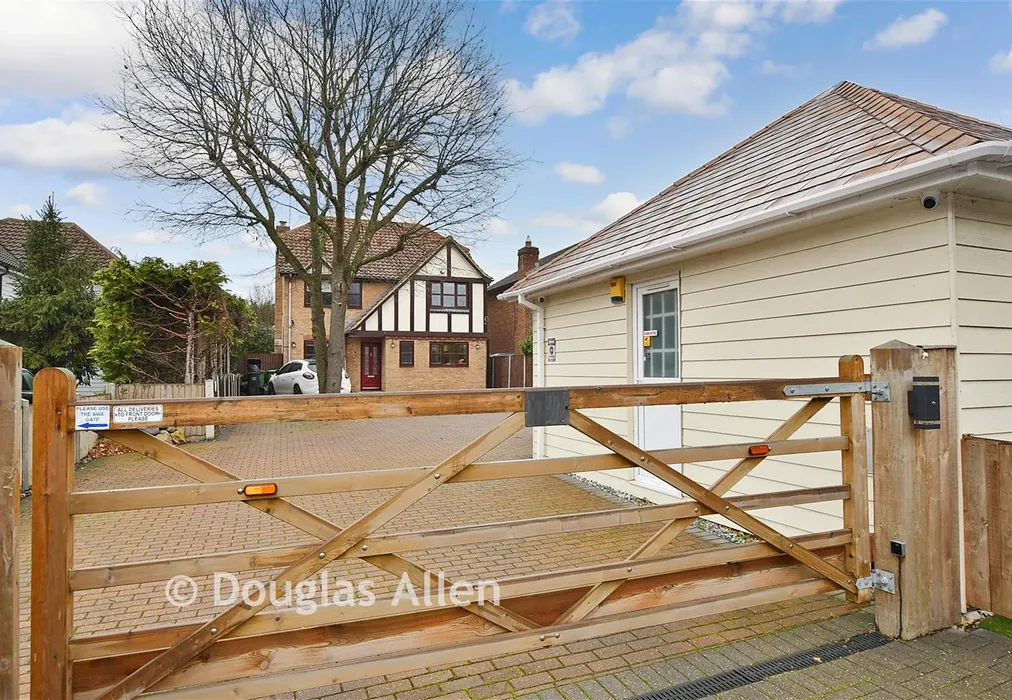 External (Web) Safe To Use - Hornbeam Way, Laindon, Basildon, Essex - Wards of Kent