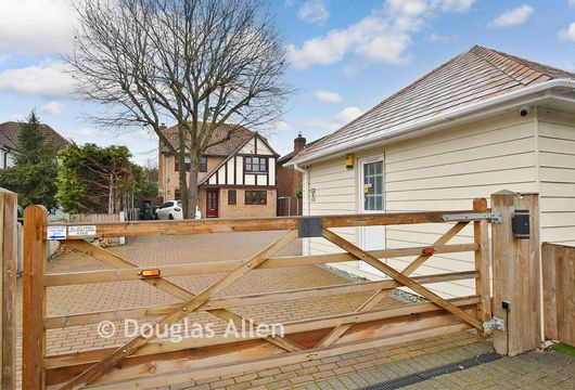 Hornbeam Way, Laindon, Basildon, Essex - Wards of Kent