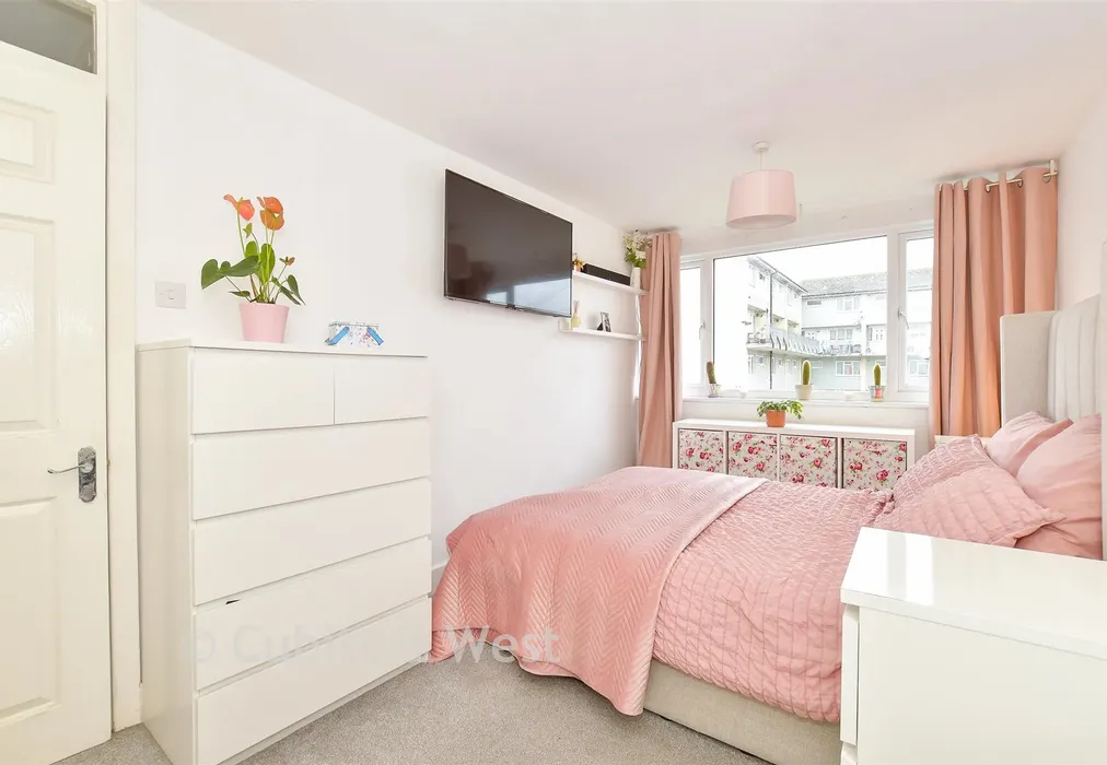 Bedroom 1 - Fort Cumberland Road, Southsea, Hampshire - Wards of Kent