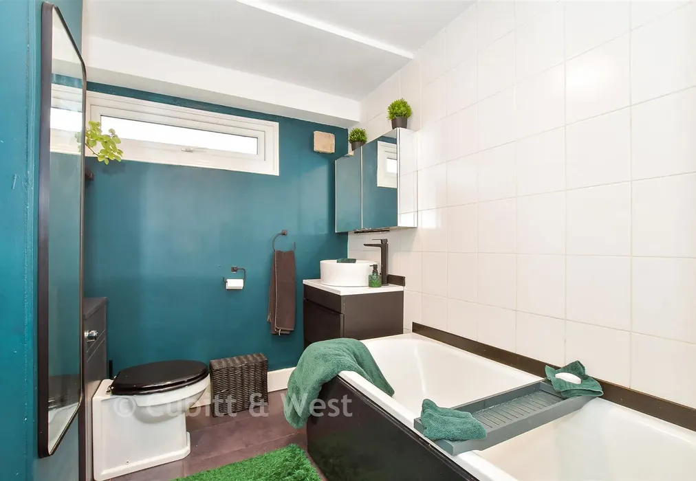 Bathroom - Fort Cumberland Road, Southsea, Hampshire - Wards of Kent