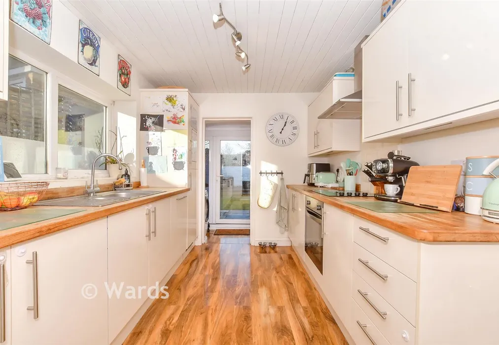 Kitchen - Crabble Road, Dover, Kent - Wards of Kent
