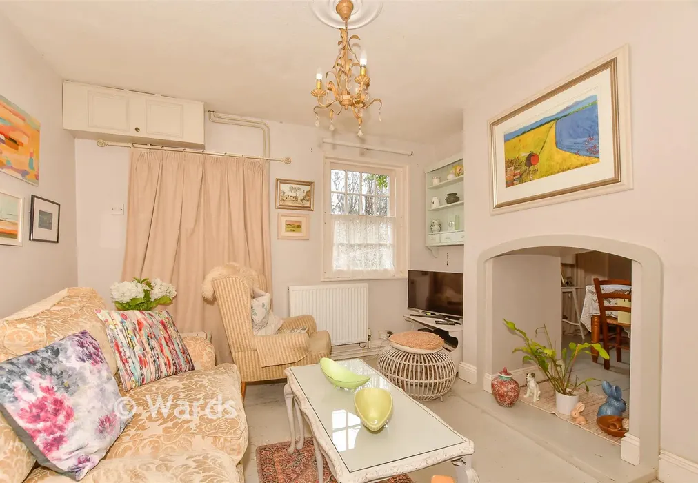Lounge - Bekesbourne Hill, Bekesbourne, Canterbury, Kent - Wards of Kent
