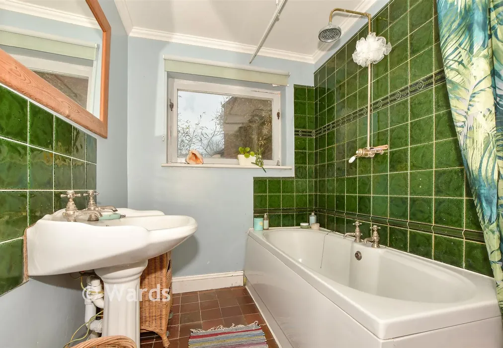 Bathroom - Bekesbourne Hill, Bekesbourne, Canterbury, Kent - Wards of Kent