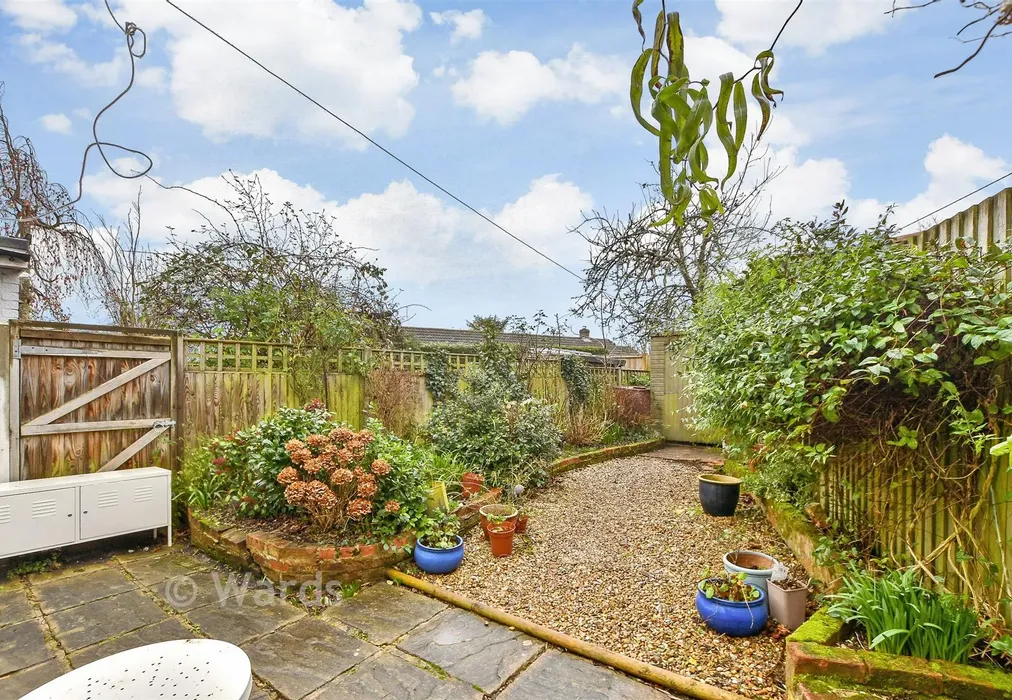 Rear Garden - Bekesbourne Hill, Bekesbourne, Canterbury, Kent - Wards of Kent