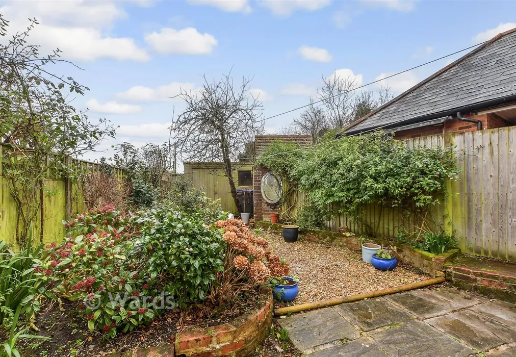 Rear Garden - Bekesbourne Hill, Bekesbourne, Canterbury, Kent - Wards of Kent