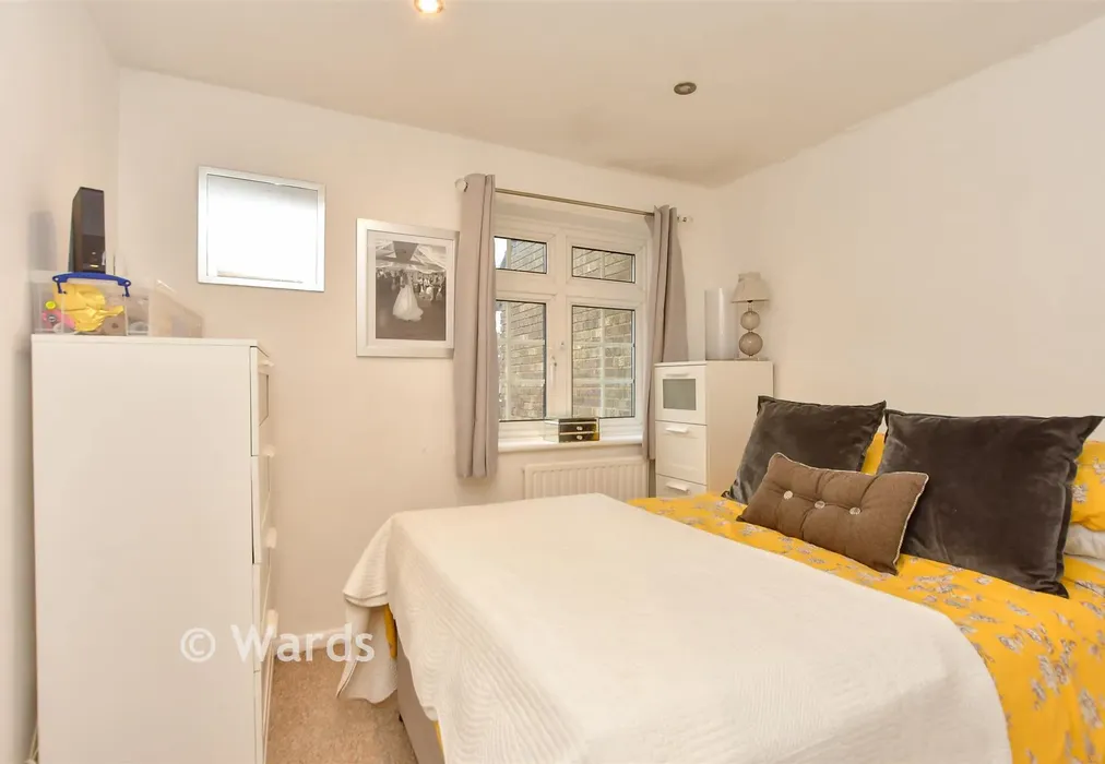 Bedroom 2 - Nottingham Walk, Strood, Rochester, Kent - Wards of Kent