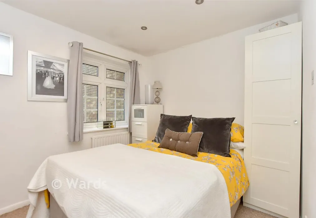 Bedroom 2 - Nottingham Walk, Strood, Rochester, Kent - Wards of Kent