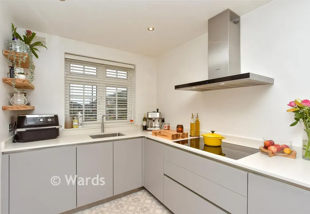 Kitchen - Nottingham Walk, Strood, Rochester, Kent - Wards of Kent