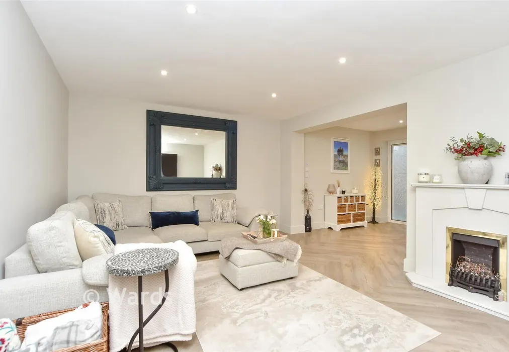 Lounge - Nottingham Walk, Strood, Rochester, Kent - Wards of Kent