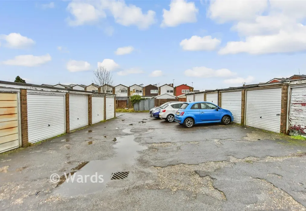 Garage - Nottingham Walk, Strood, Rochester, Kent - Wards of Kent