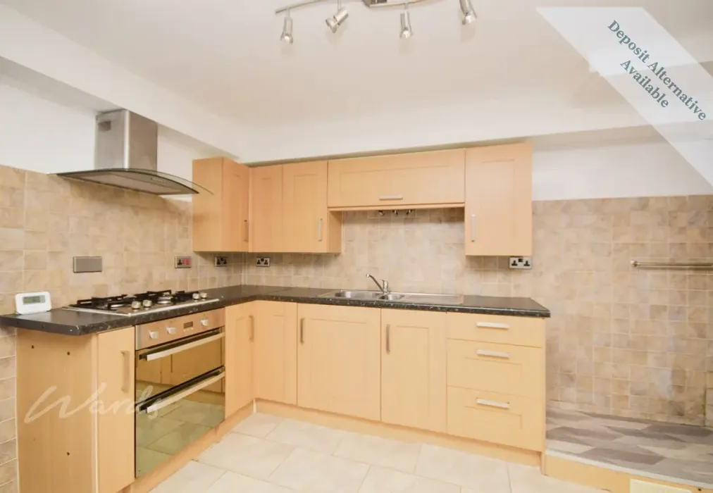 Kitchen - Victoria Grove Folkestone CT20 - Wards of Kent