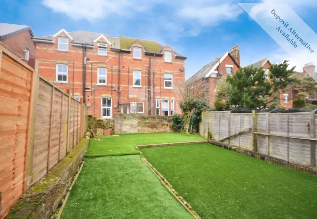 Garden - Victoria Grove Folkestone CT20 - Wards of Kent