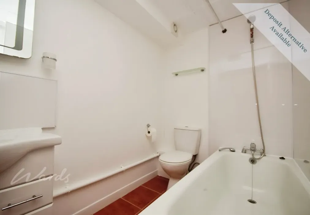 Bathroom - Victoria Grove Folkestone CT20 - Wards of Kent