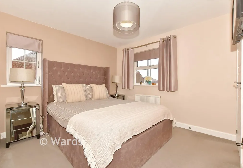 Bedroom 1 - Cornflower Avenue, Hythe, Kent - Wards of Kent