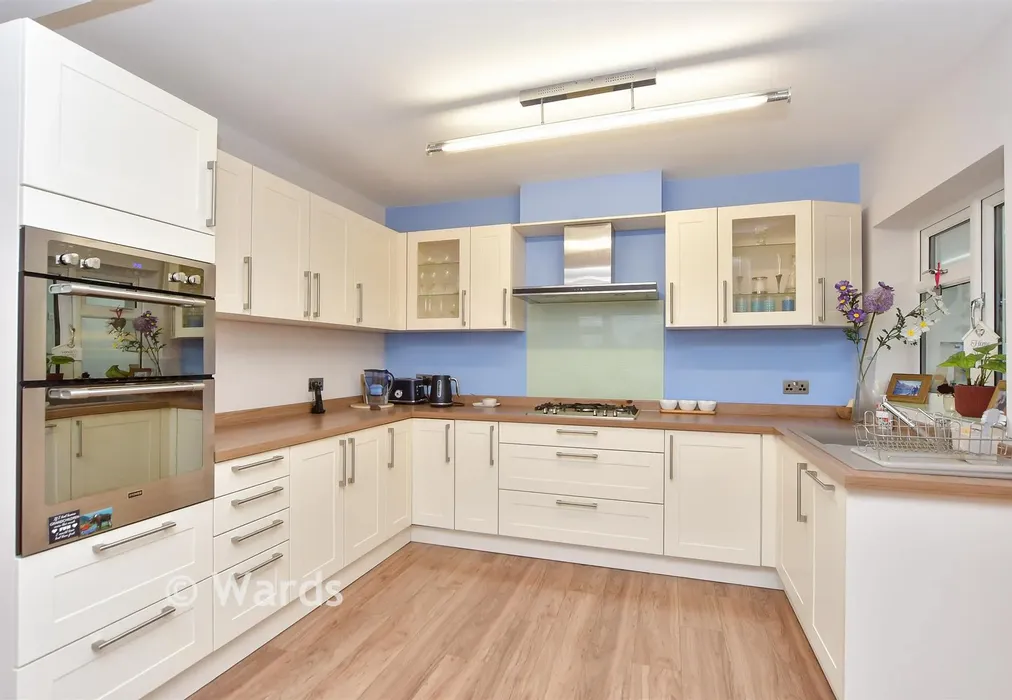 Kitchen/Diner - Racefield Close, Shorne, Gravesend, Kent - Wards of Kent