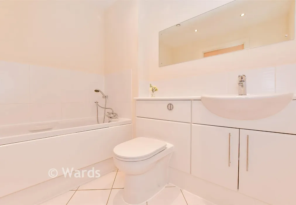 Bathroom - Sherwood Avenue, Larkfield, Aylesford, Kent - Wards of Kent