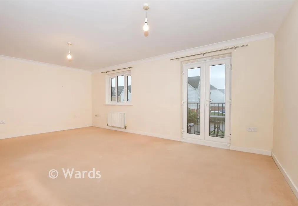 Lounge/Diner - Sherwood Avenue, Larkfield, Aylesford, Kent - Wards of Kent