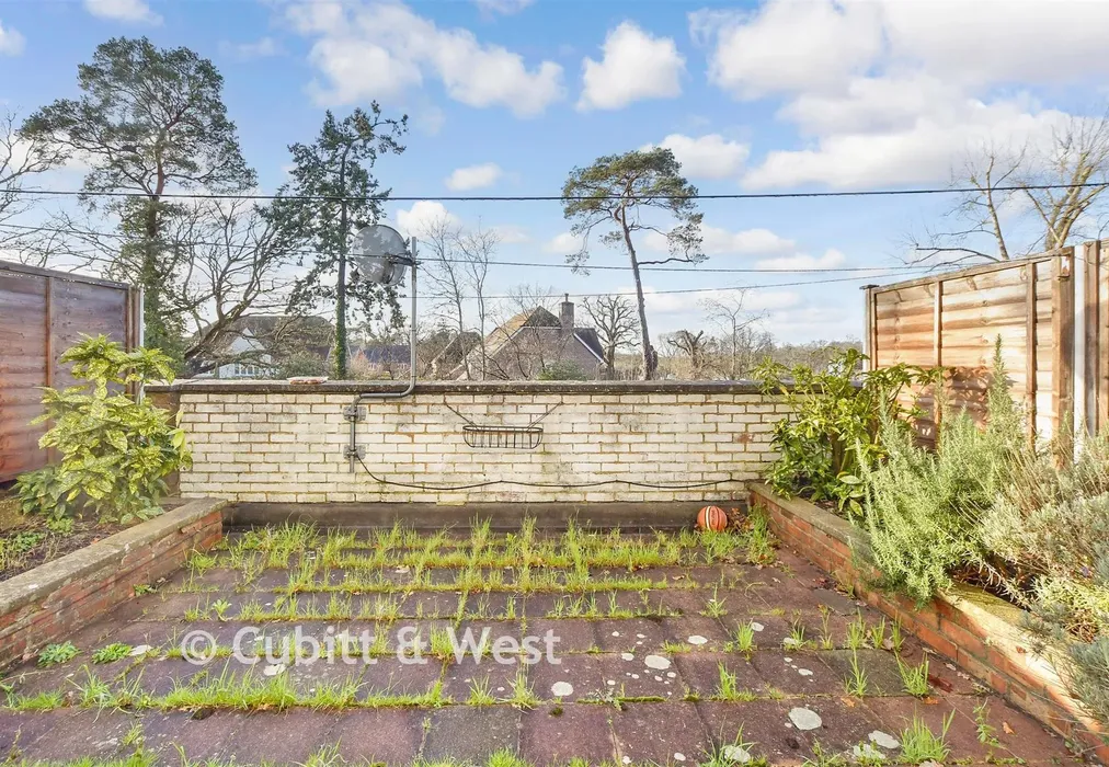 Rear Garden - High Street, Cranleigh, Surrey - Wards of Kent
