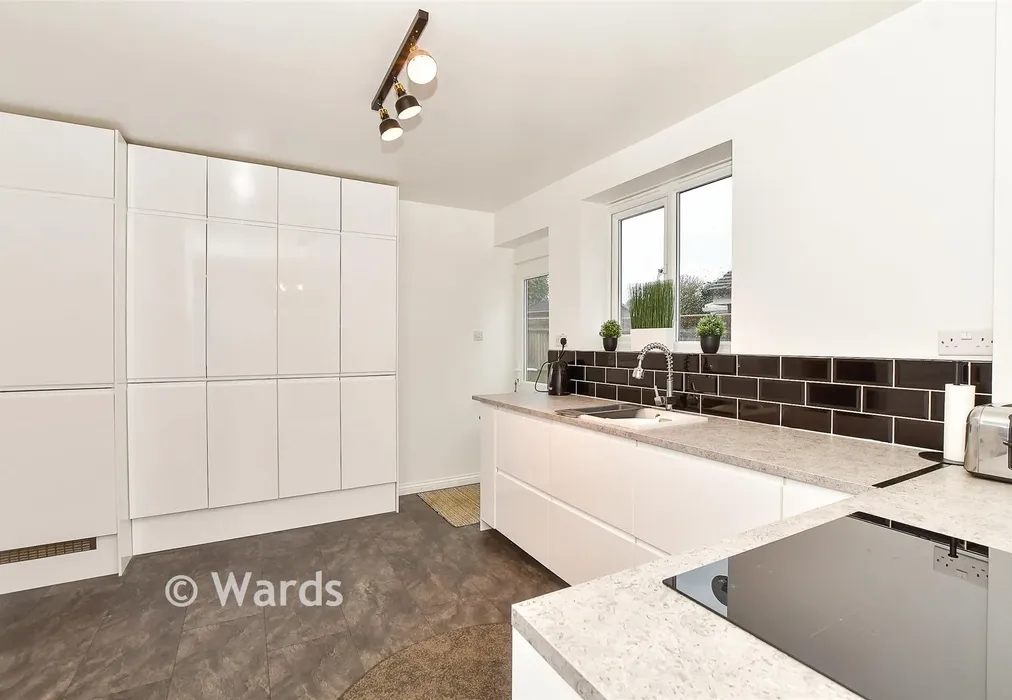 Kitchen - Heather Drive, St. Michaels, Tenterden, Kent - Wards of Kent