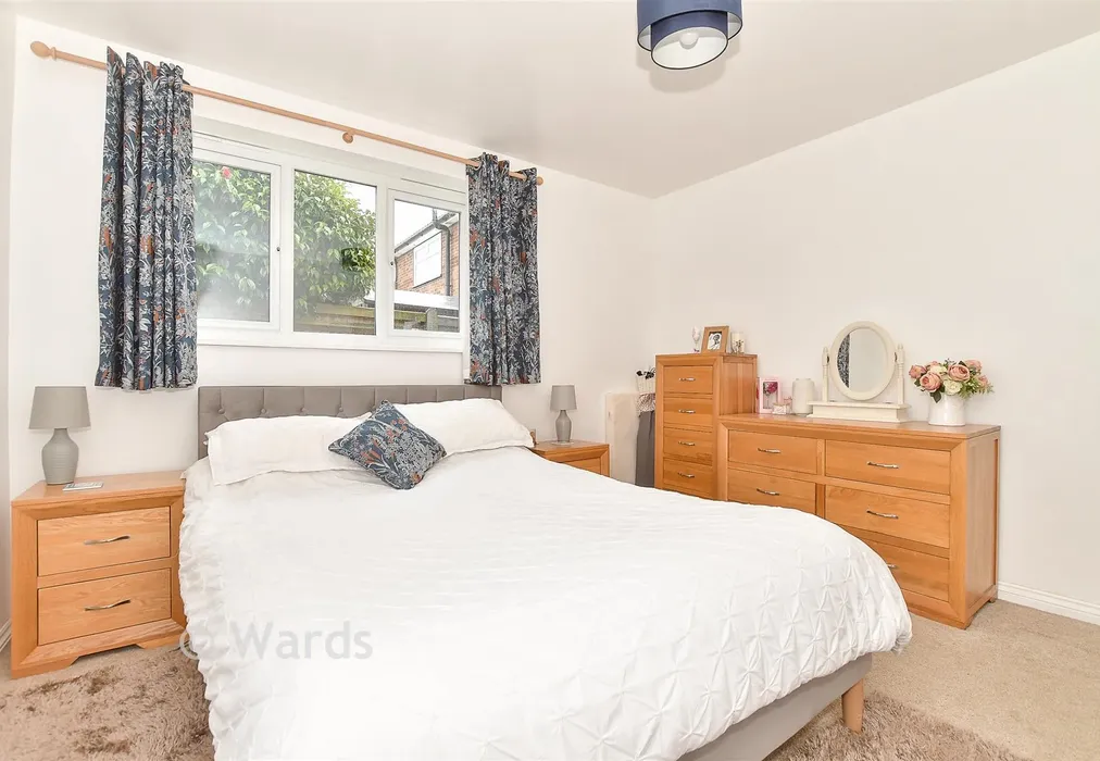Bedroom 1 - Heather Drive, St. Michaels, Tenterden, Kent - Wards of Kent