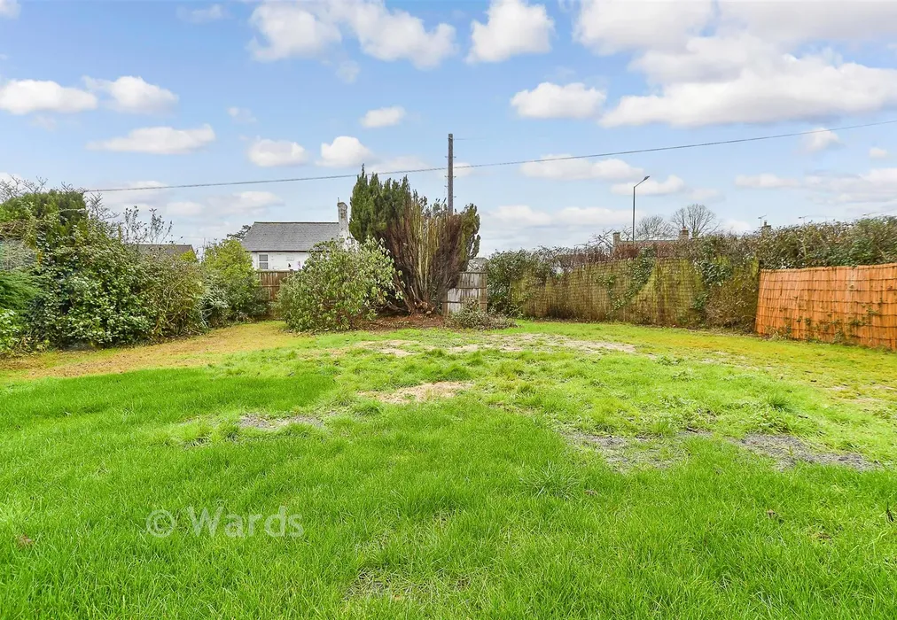 Front Garden - Heather Drive, St. Michaels, Tenterden, Kent - Wards of Kent