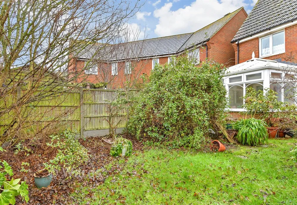 Rear Garden - Brambles Close, Minster-On-Sea, Sheerness, Kent - Wards of Kent