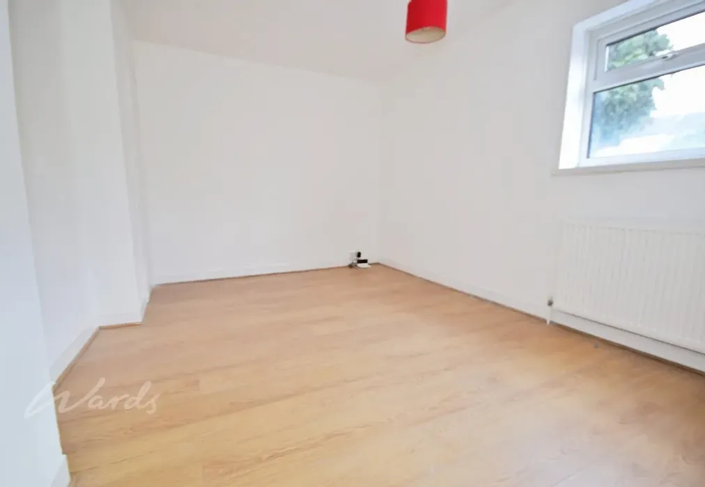 mills bedroom 2 - Mills Terrace Chatham ME4 - Wards of Kent