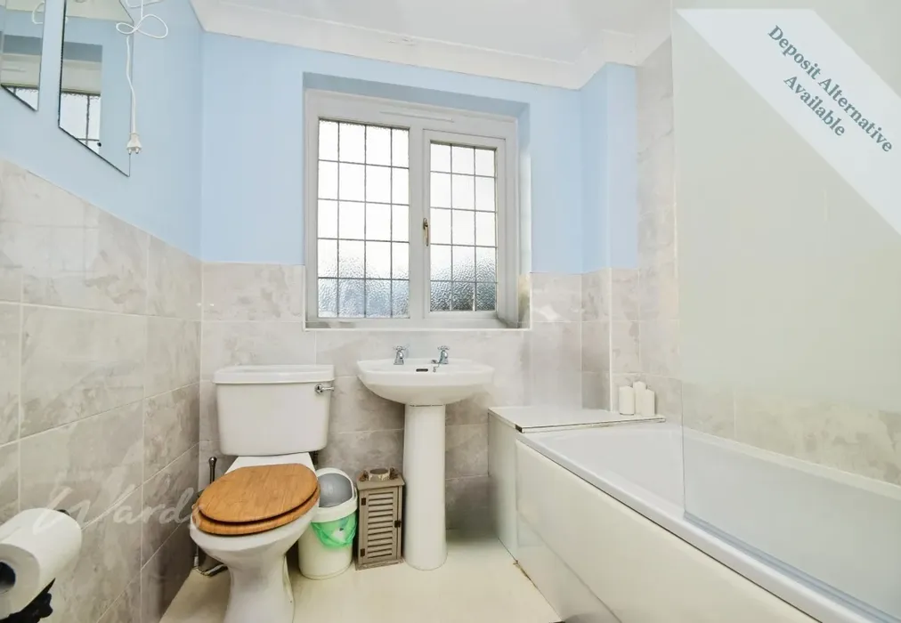 Bathroom - Manor Road Deal CT14 - Wards of Kent