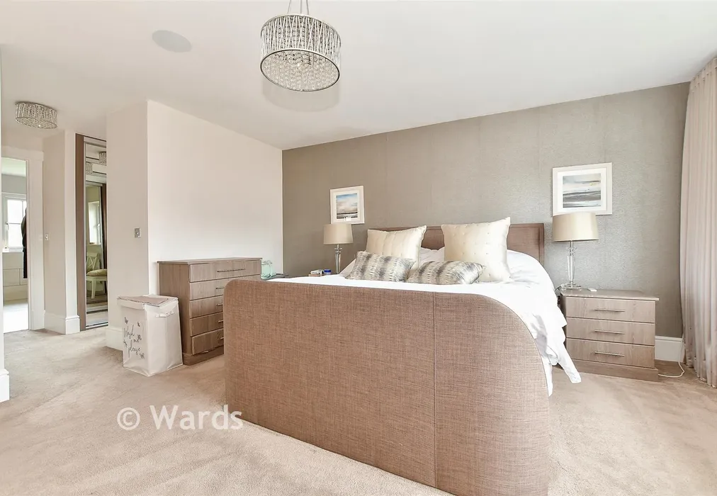 Bedroom 1. - Quarry Road, Ryarsh, West Malling, Kent - Wards of Kent