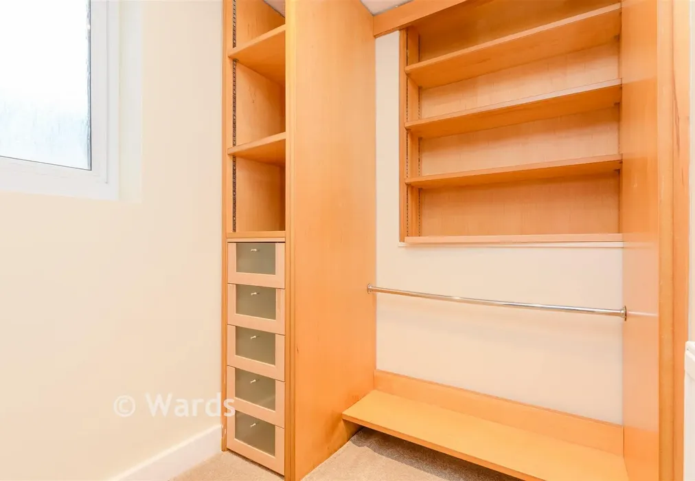 Walk-In Wardrobe - Valetta Way, The Esplanade, Rochester, Kent - Wards of Kent
