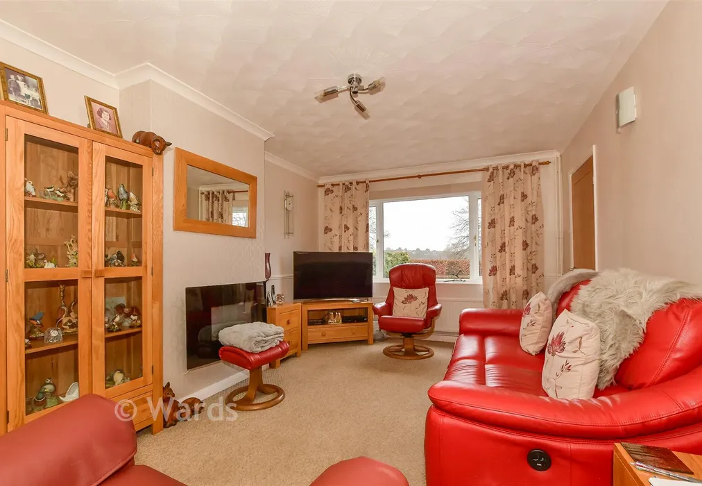 Lounge/Diner - Thanington Road, Canterbury, Kent - Wards of Kent