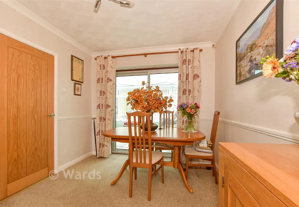 Lounge/Diner - Thanington Road, Canterbury, Kent - Wards of Kent