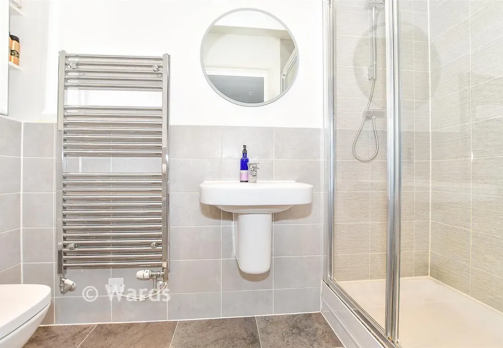 En-Suite Shower Room - Holdstock Road, Tenterden, Kent - Wards of Kent