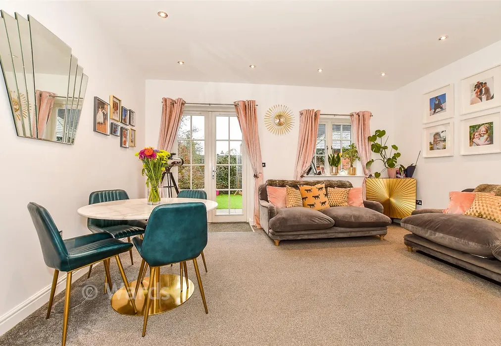 Lounge/ Diner - Holdstock Road, Tenterden, Kent - Wards of Kent