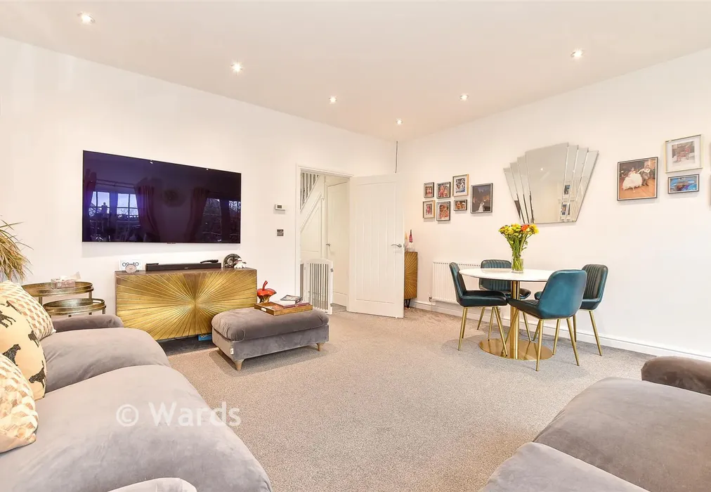 Lounge/ Diner - Holdstock Road, Tenterden, Kent - Wards of Kent