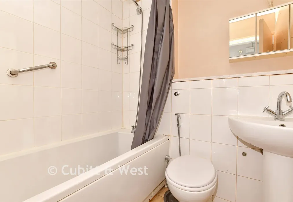 Bathroom - Bader Close, Kenley, Surrey - Wards of Kent