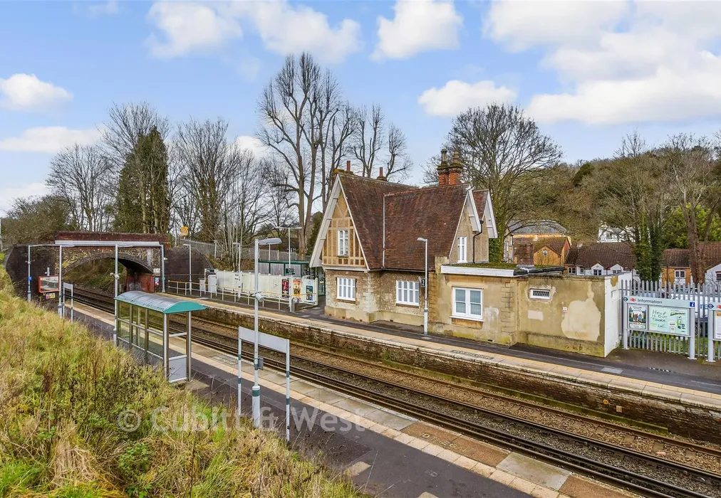 Surrounding Area - Bader Close, Kenley, Surrey - Wards of Kent