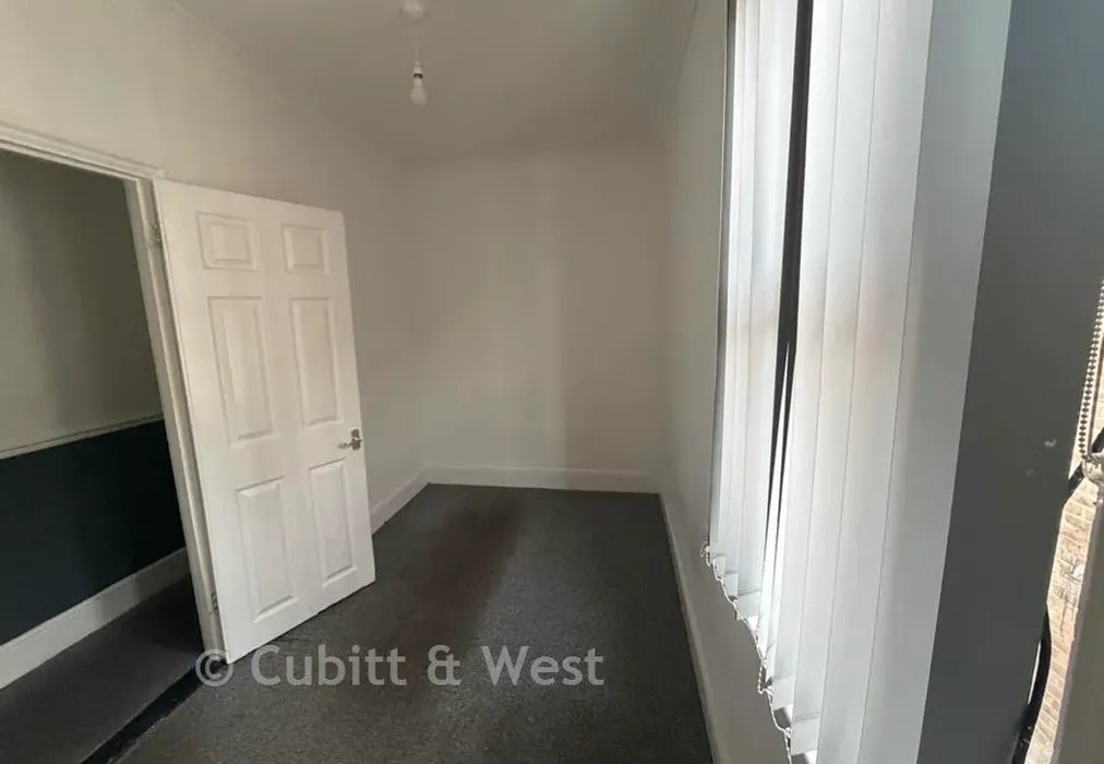 Bedroom 3 - Dover Road, Portsmouth, Hampshire - Wards of Kent