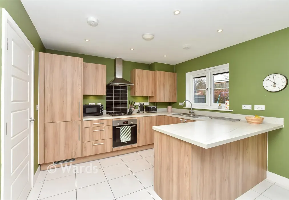 Kitchen/ Diner - Haffenden Avenue, Sittingbourne, Kent - Wards of Kent