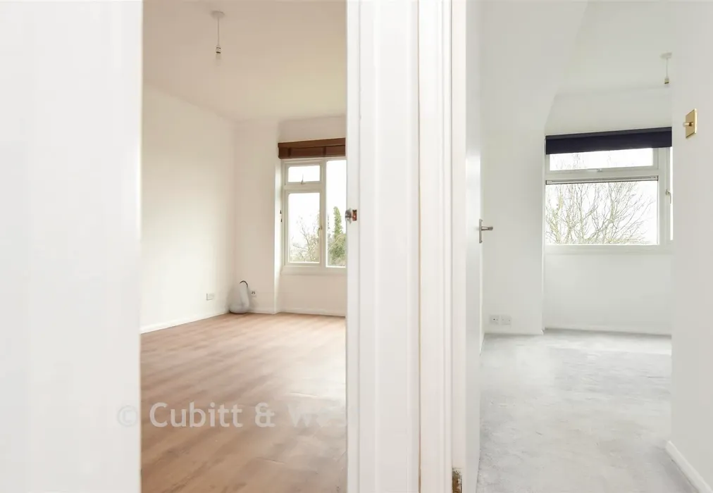 Internal Lifestyle Photograph - Downswood, Reigate, Surrey - Wards of Kent