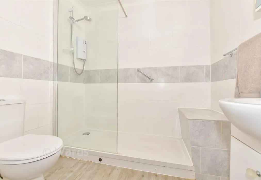 Shower Room - Bartholomew Street, Hythe, Kent - Wards of Kent